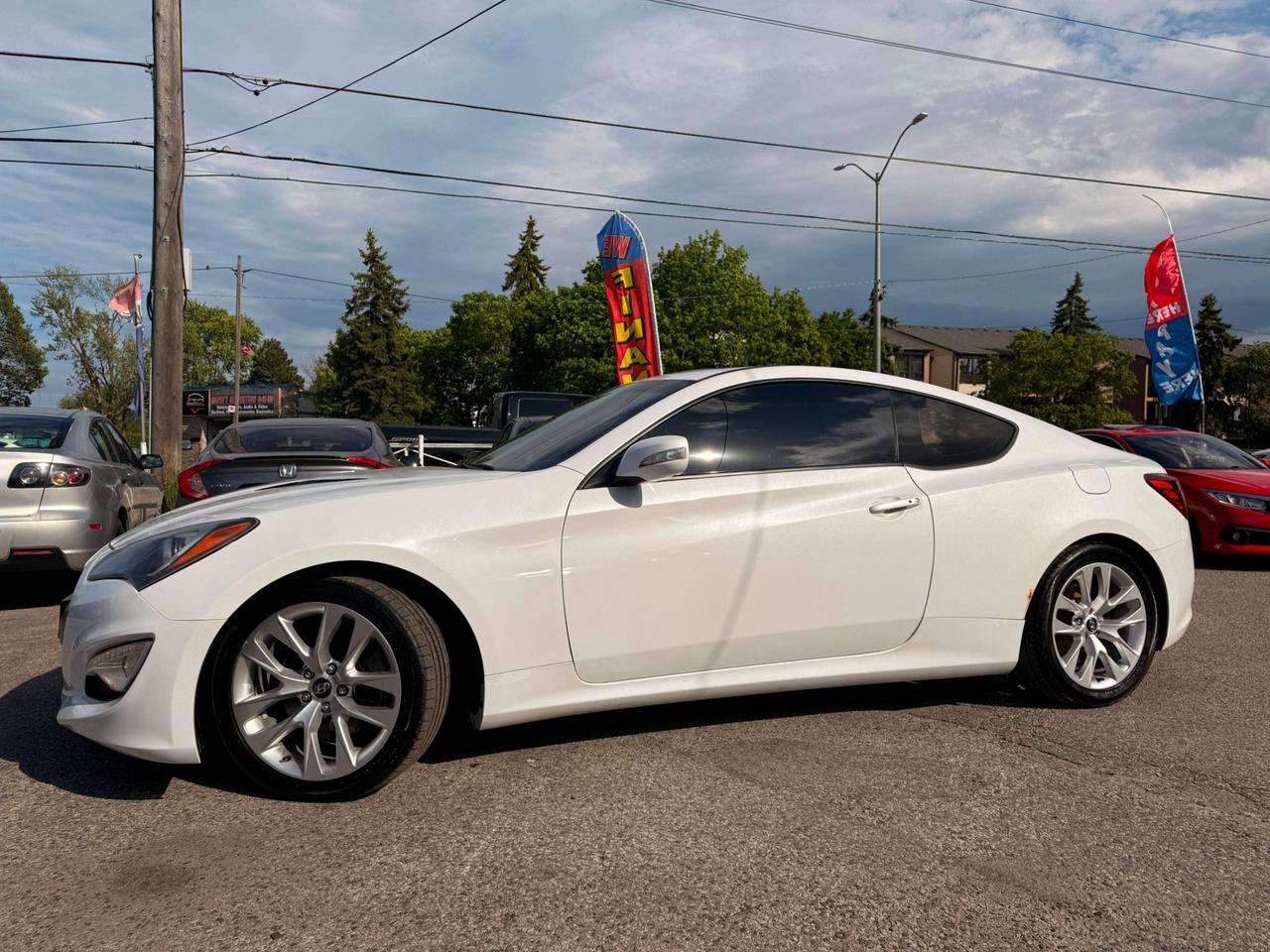 2016 Hyundai Genesis 2dr V6 Man Premium Photo