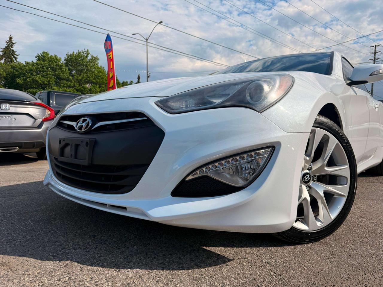 2016 Hyundai Genesis 2dr V6 Man Premium Photo