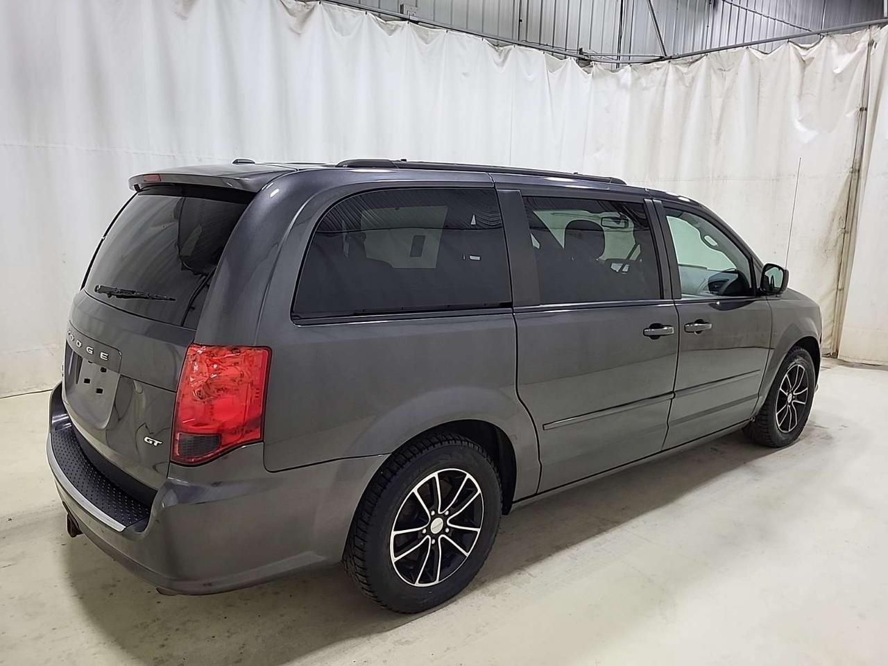 2017 Dodge Grand Caravan GT   Leather Photo