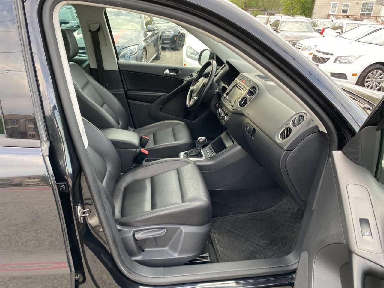 2011 Volkswagen Tiguan Highline Photo