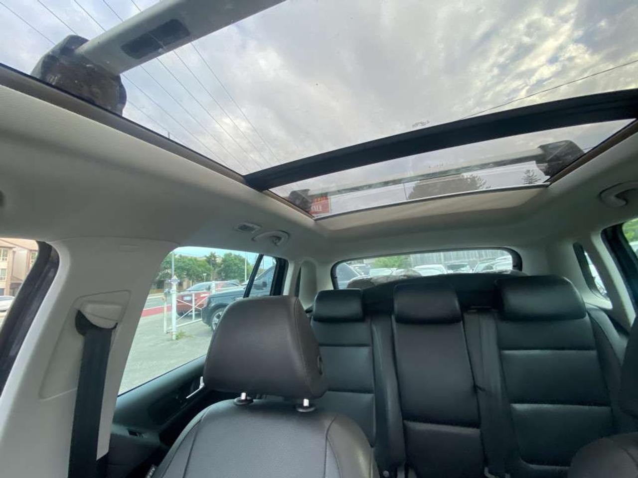 2011 Volkswagen Tiguan Highline Photo
