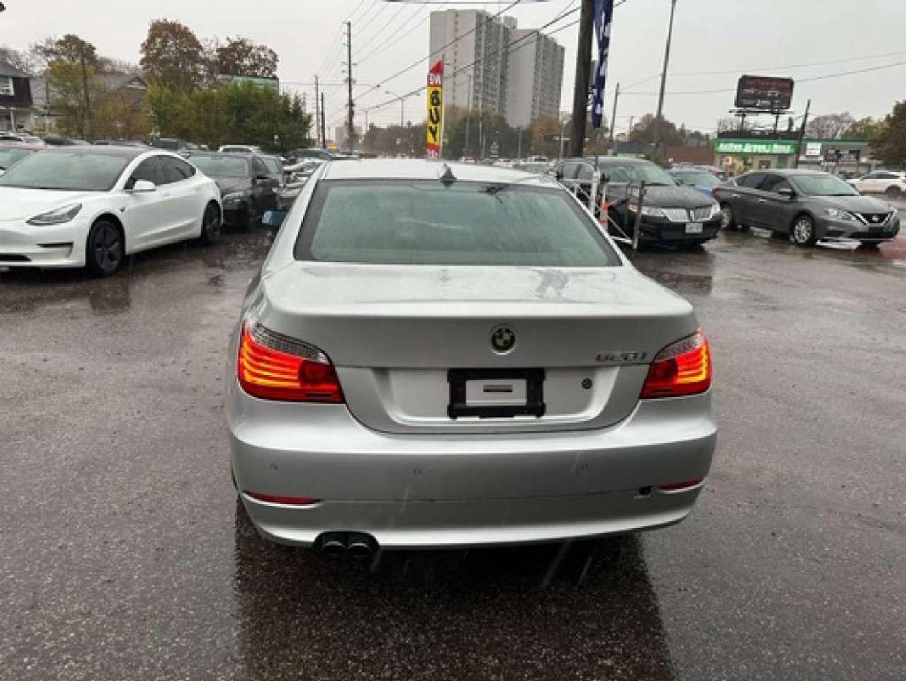 2008 BMW 5 Series 528i   Sunroof   Leather Photo4