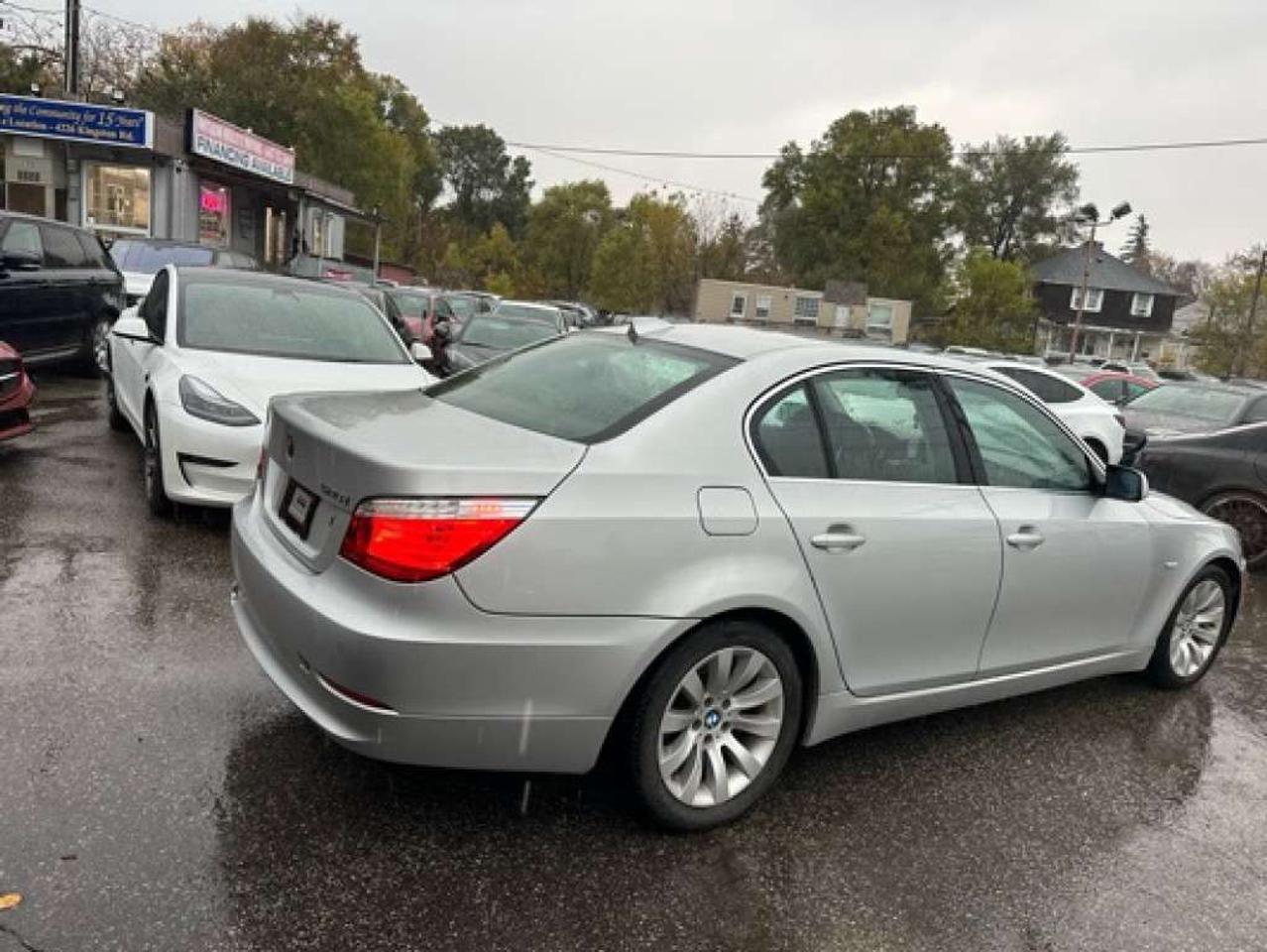 2008 BMW 5 Series 528i   Sunroof   Leather Photo