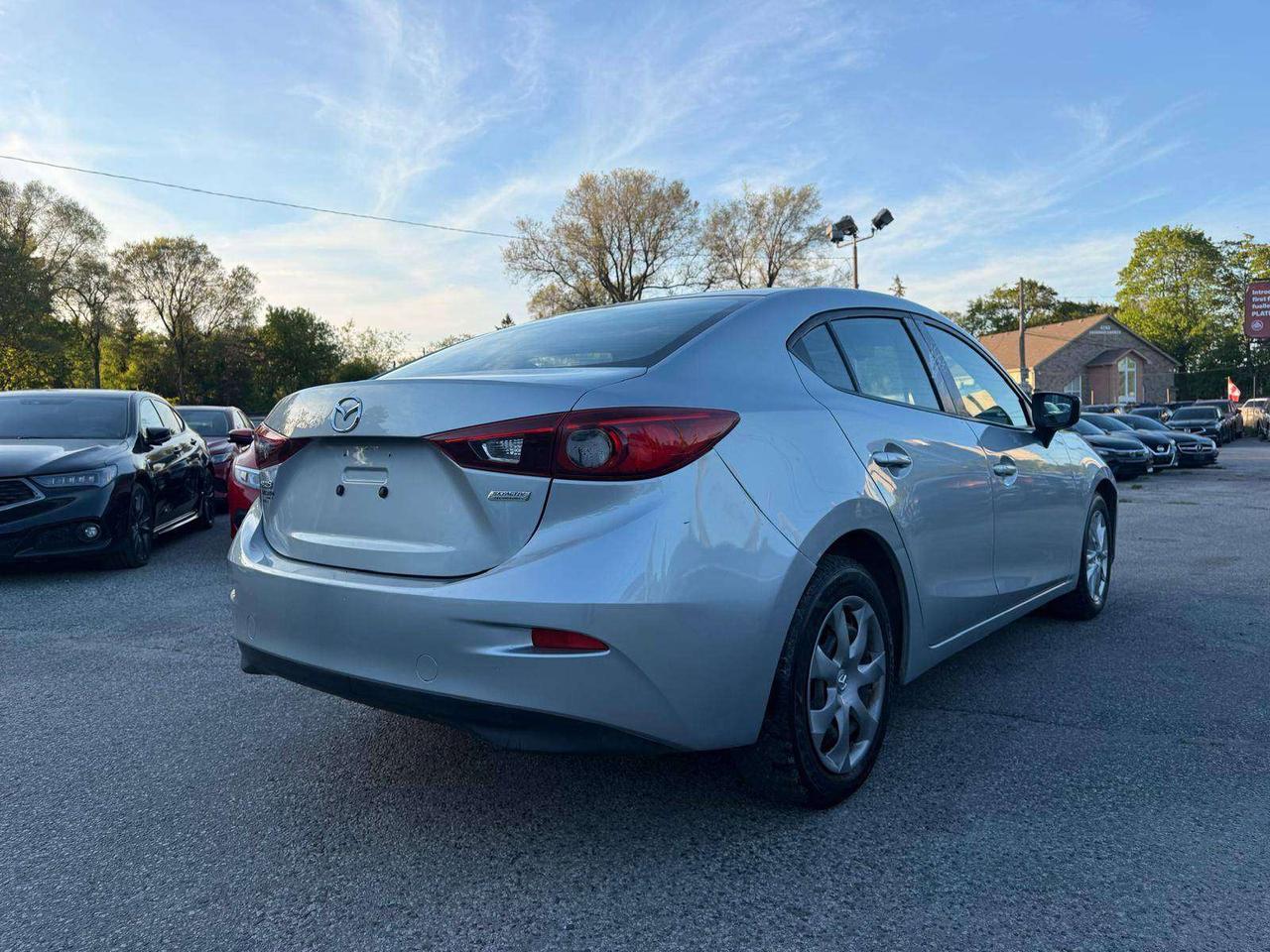 2018 Mazda 3 GX Photo