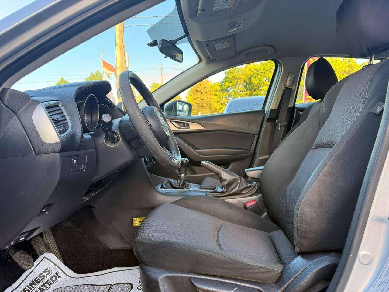 2018 Mazda 3 GX Photo