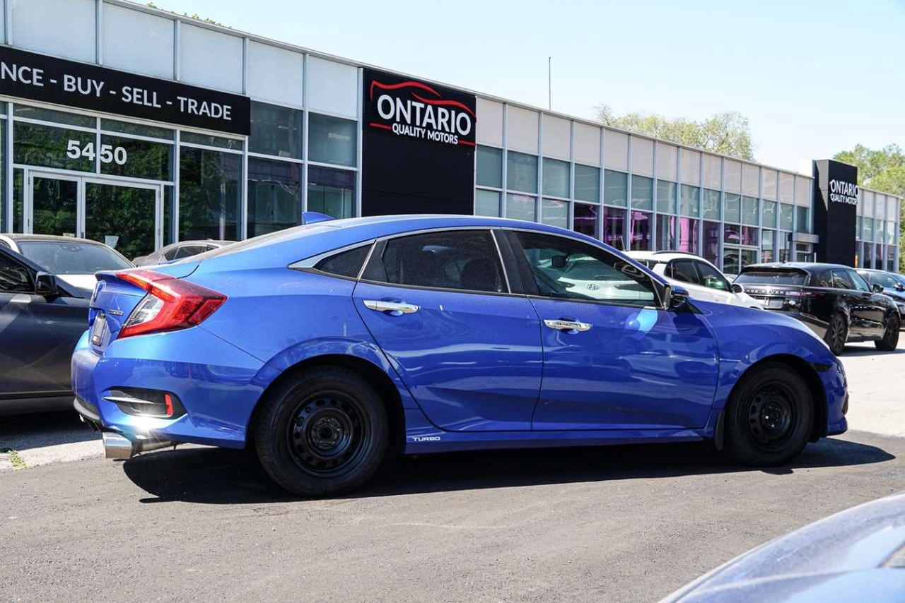 2018 Honda Civic Touring CVT Photo