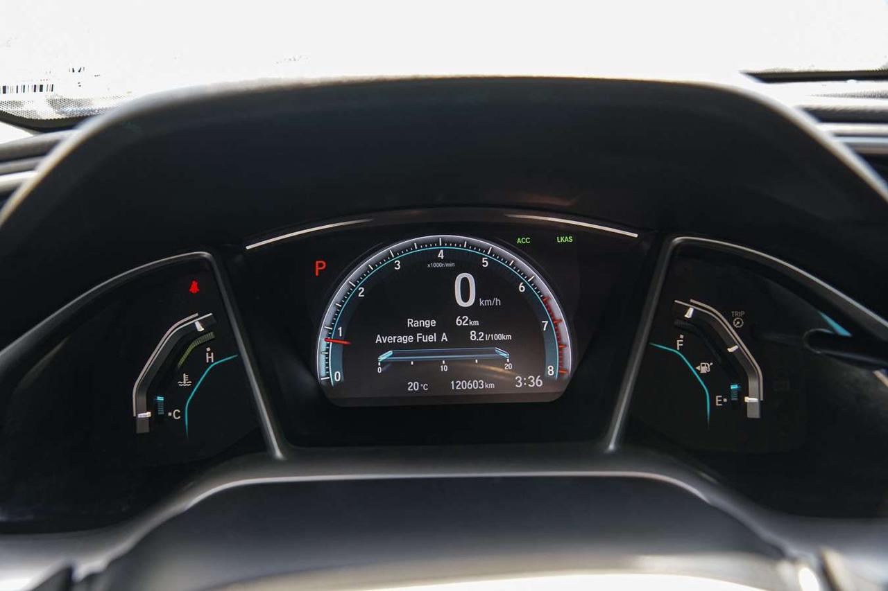2018 Honda Civic Touring CVT Photo