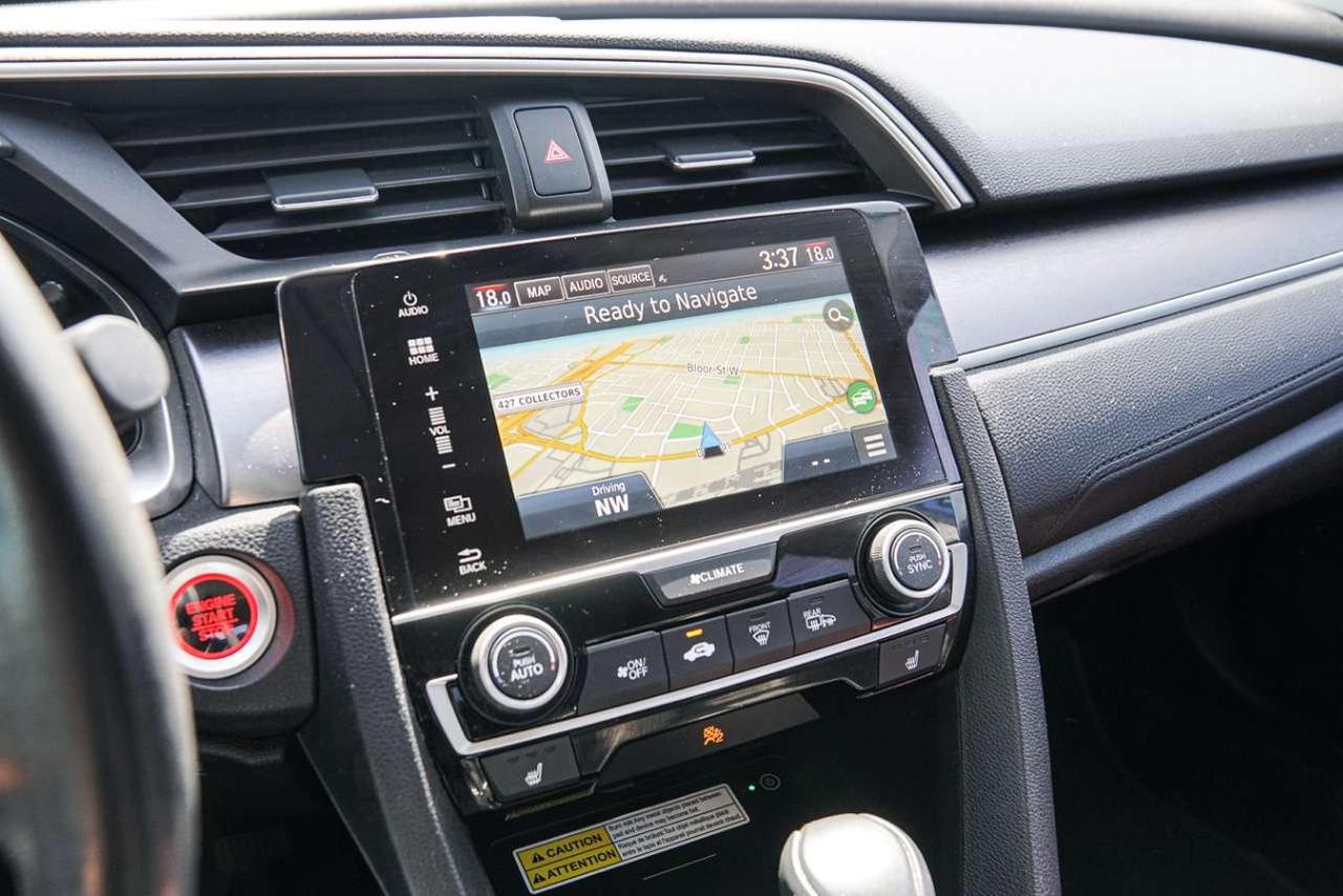 2018 Honda Civic Touring CVT Photo