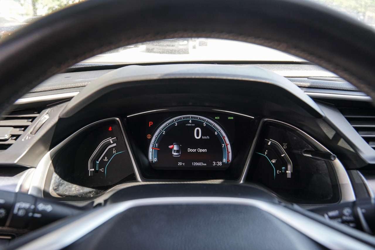 2018 Honda Civic Touring CVT Photo