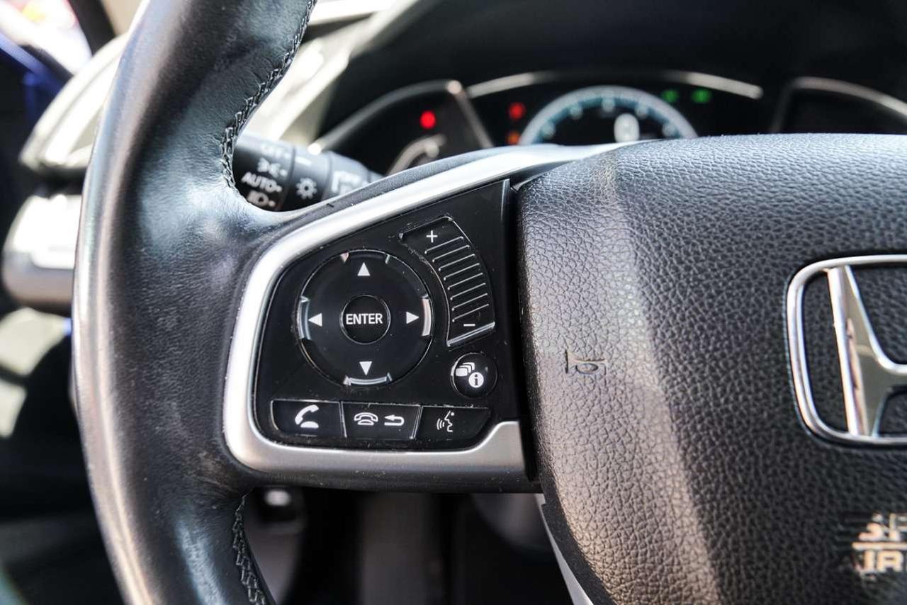 2018 Honda Civic Touring CVT Photo