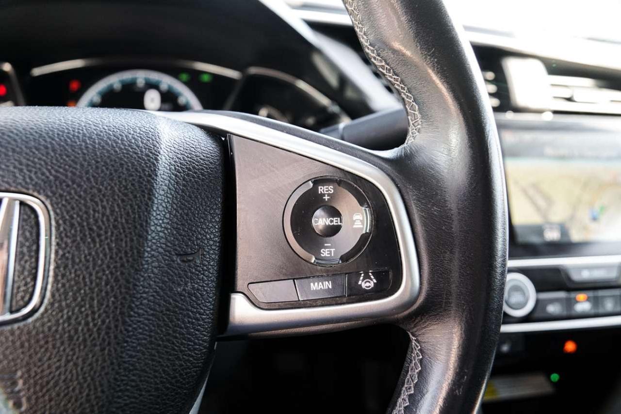 2018 Honda Civic Touring CVT Photo