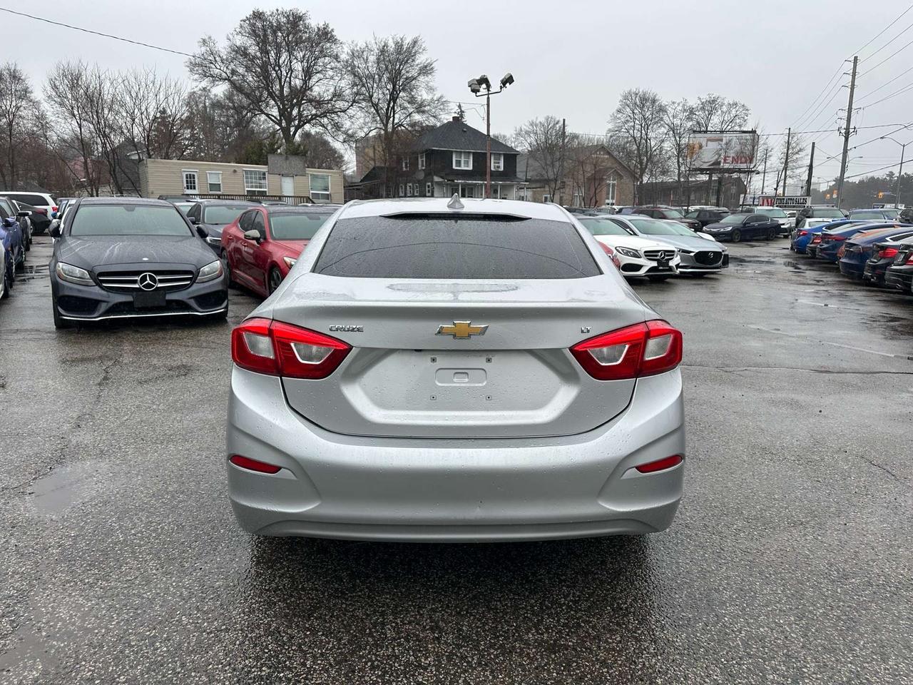 2018 Chevrolet Cruze LT Photo