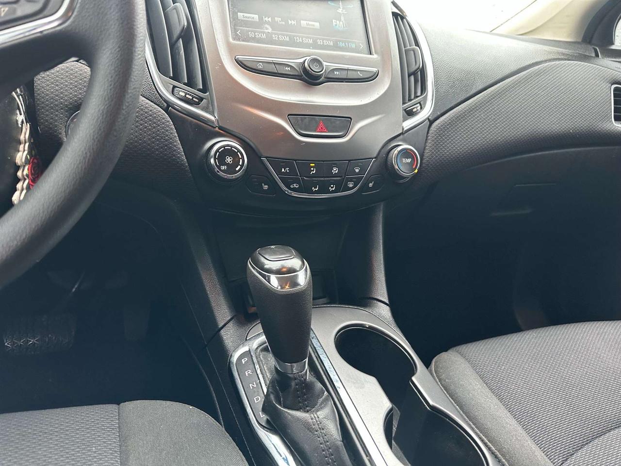 2018 Chevrolet Cruze LT Photo