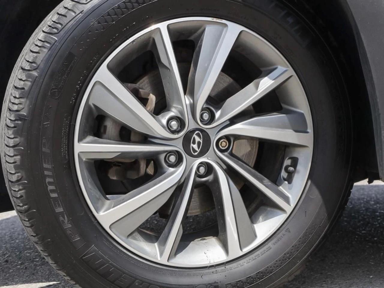 2019 Hyundai Santa Fe  Photo