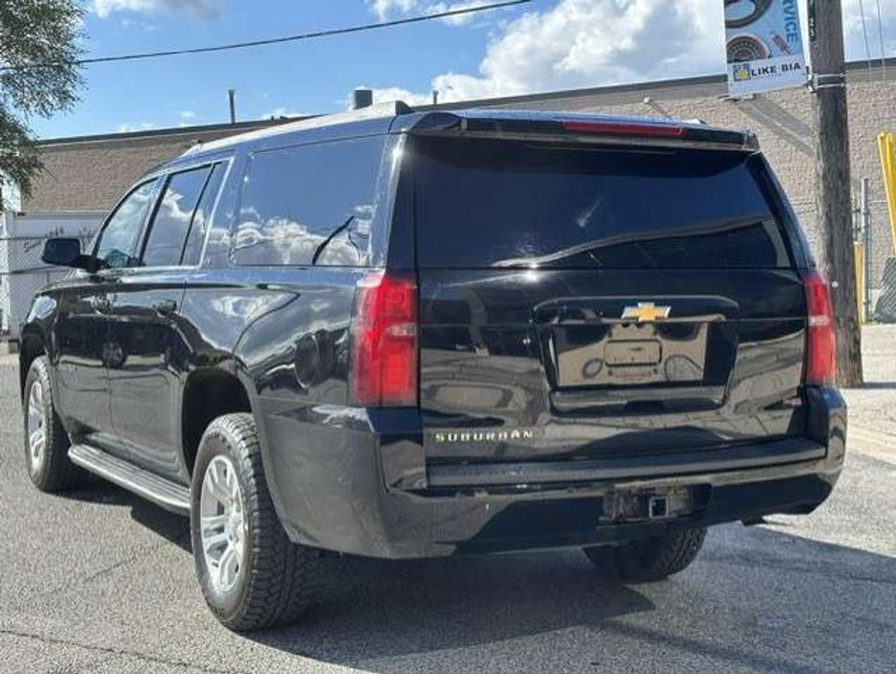 2015 Chevrolet Suburban LS 4WD **8 PASSENGER-CAMERA-1 OWNER-CERTIFIED** Photo