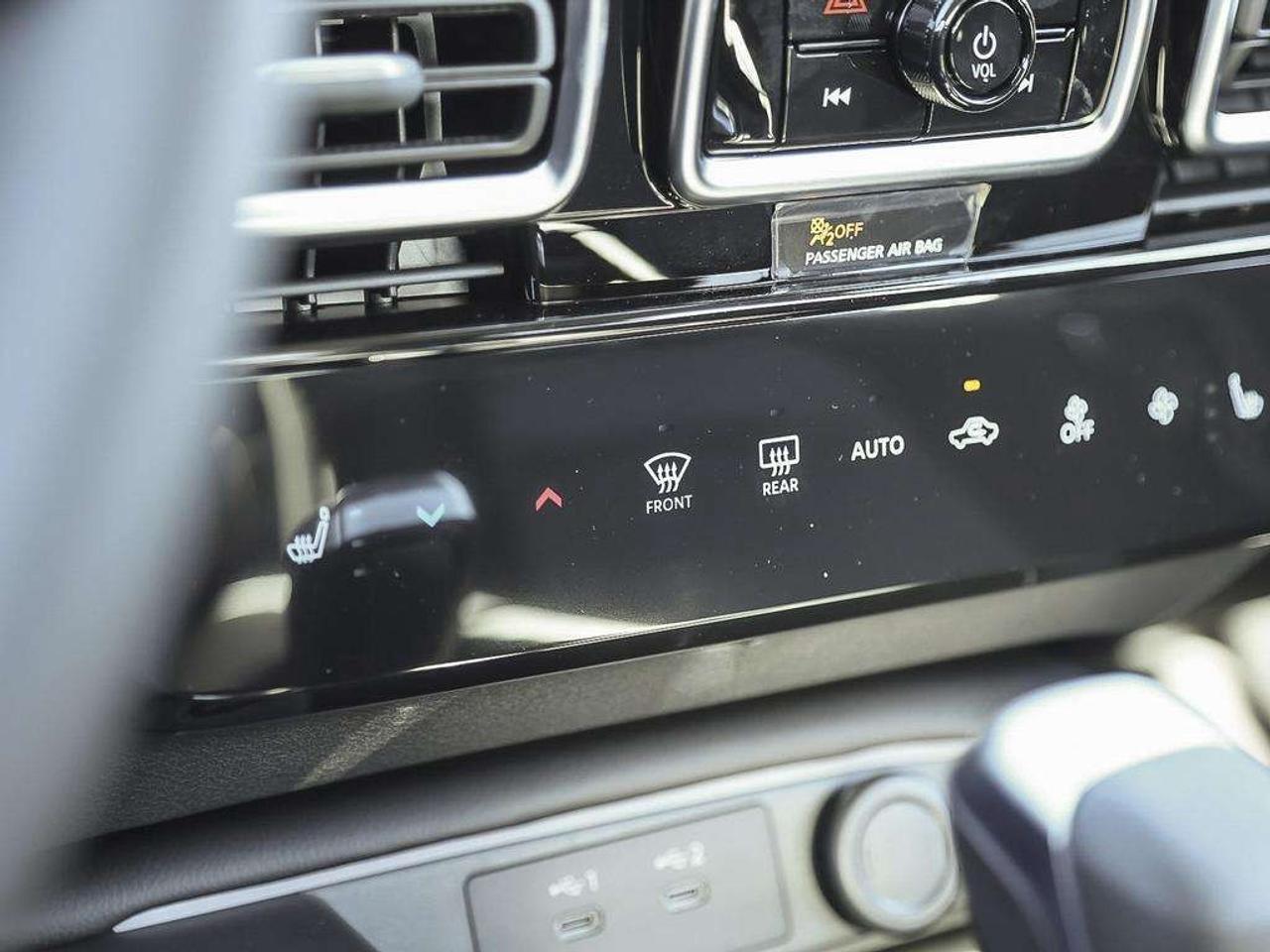2026 Nissan Sentra SV SEDAN Photo