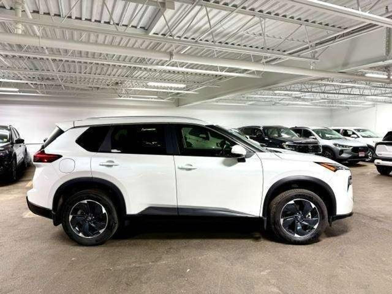 2024 Nissan Rogue AWD SV Moonroof Photo