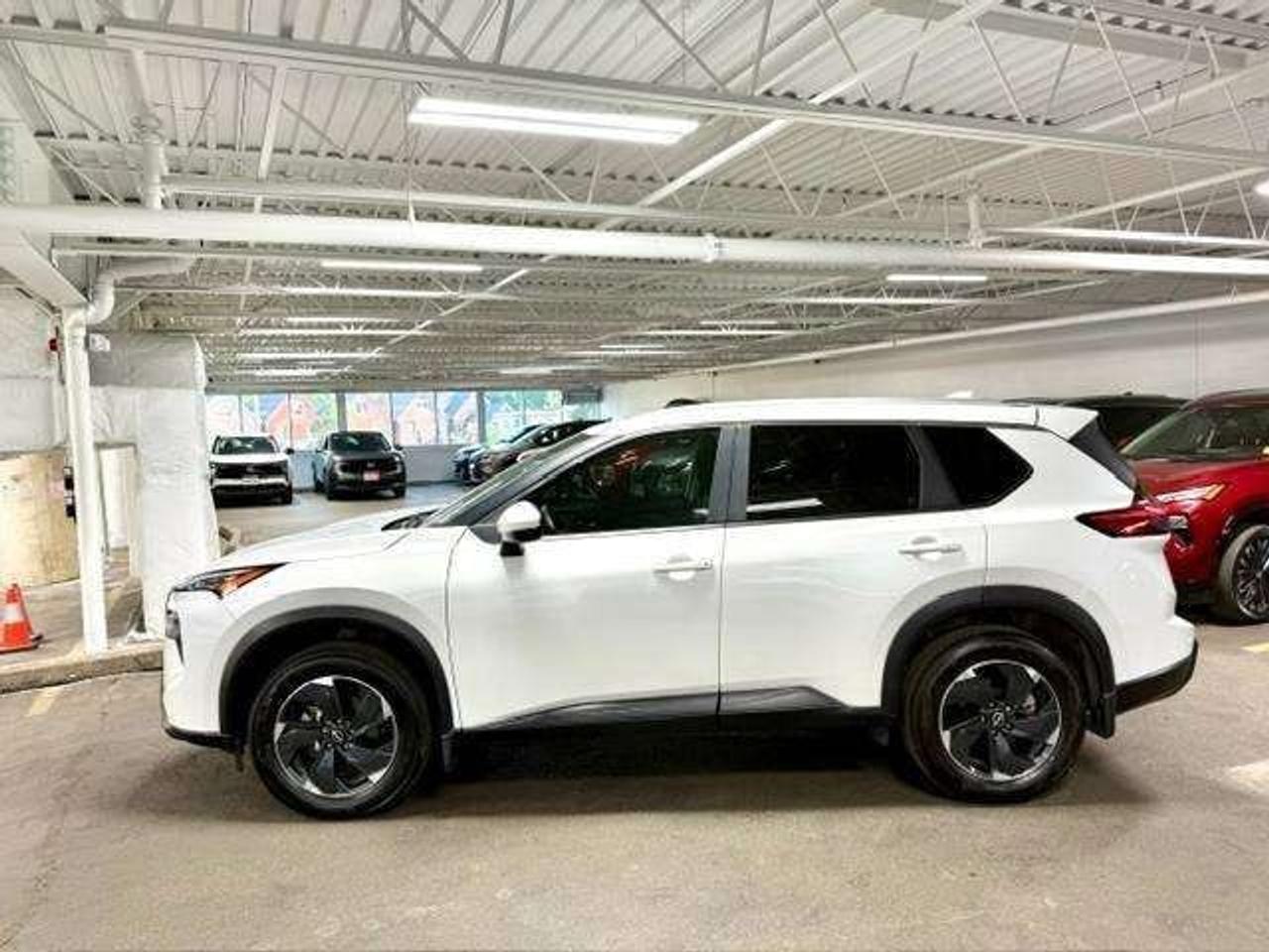 2024 Nissan Rogue AWD SV Moonroof Photo