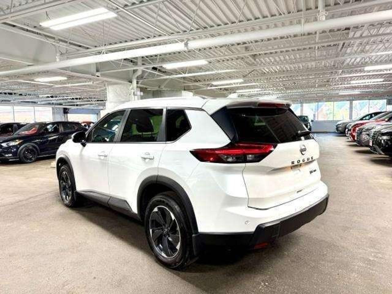 2024 Nissan Rogue AWD SV Moonroof Photo