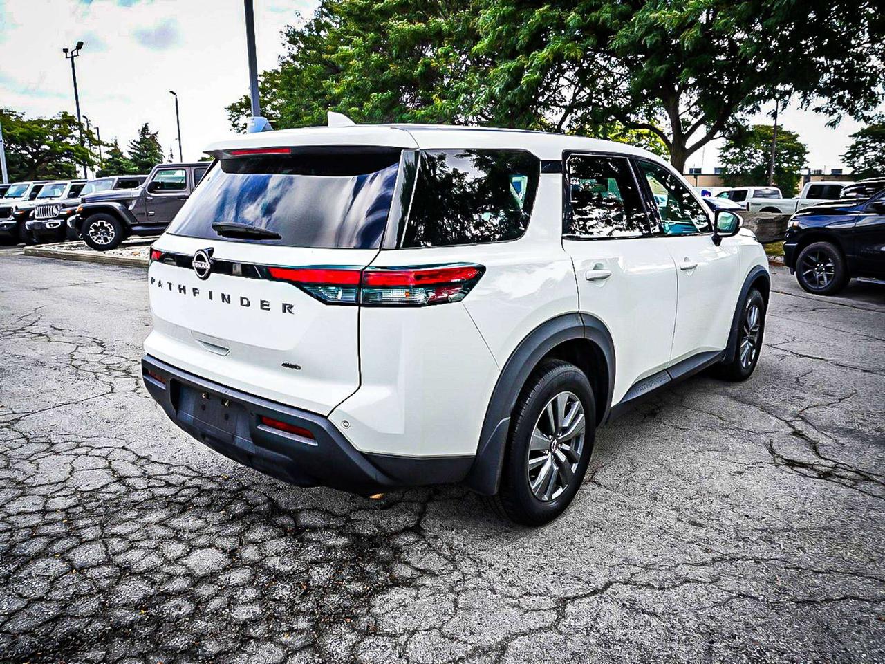 2022 Nissan Pathfinder  Photo