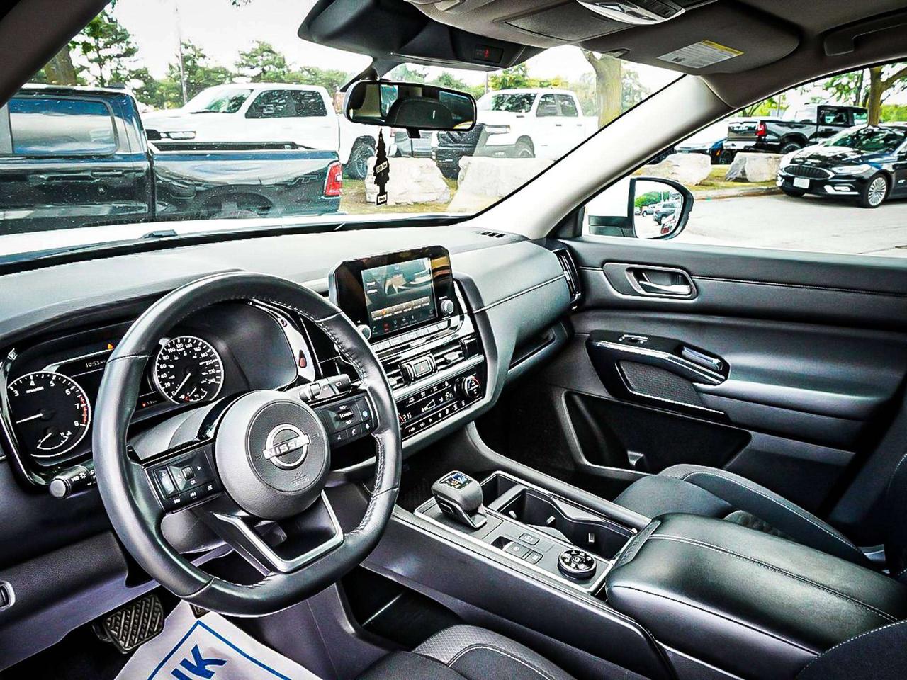 2022 Nissan Pathfinder  Photo