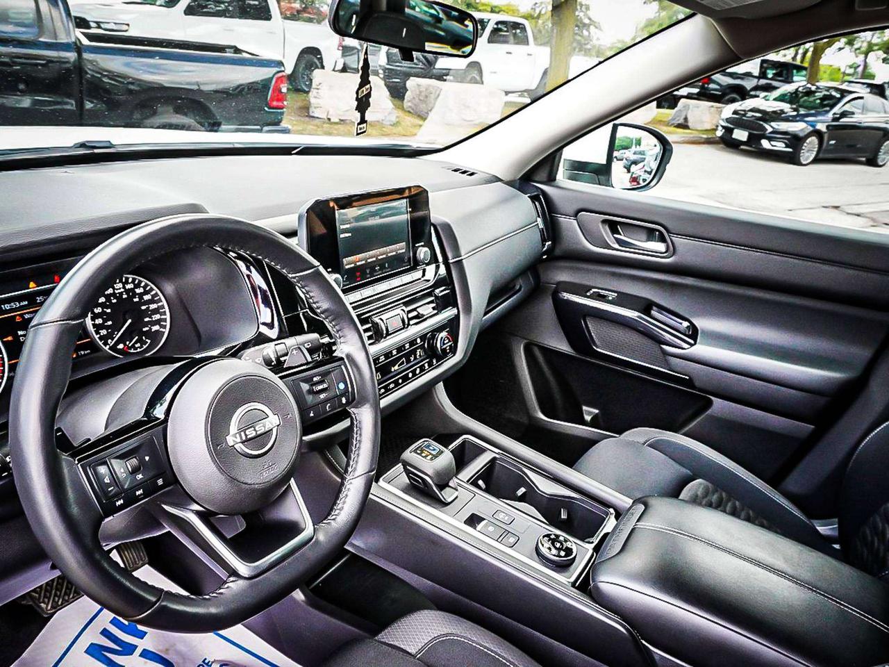 2022 Nissan Pathfinder  Photo