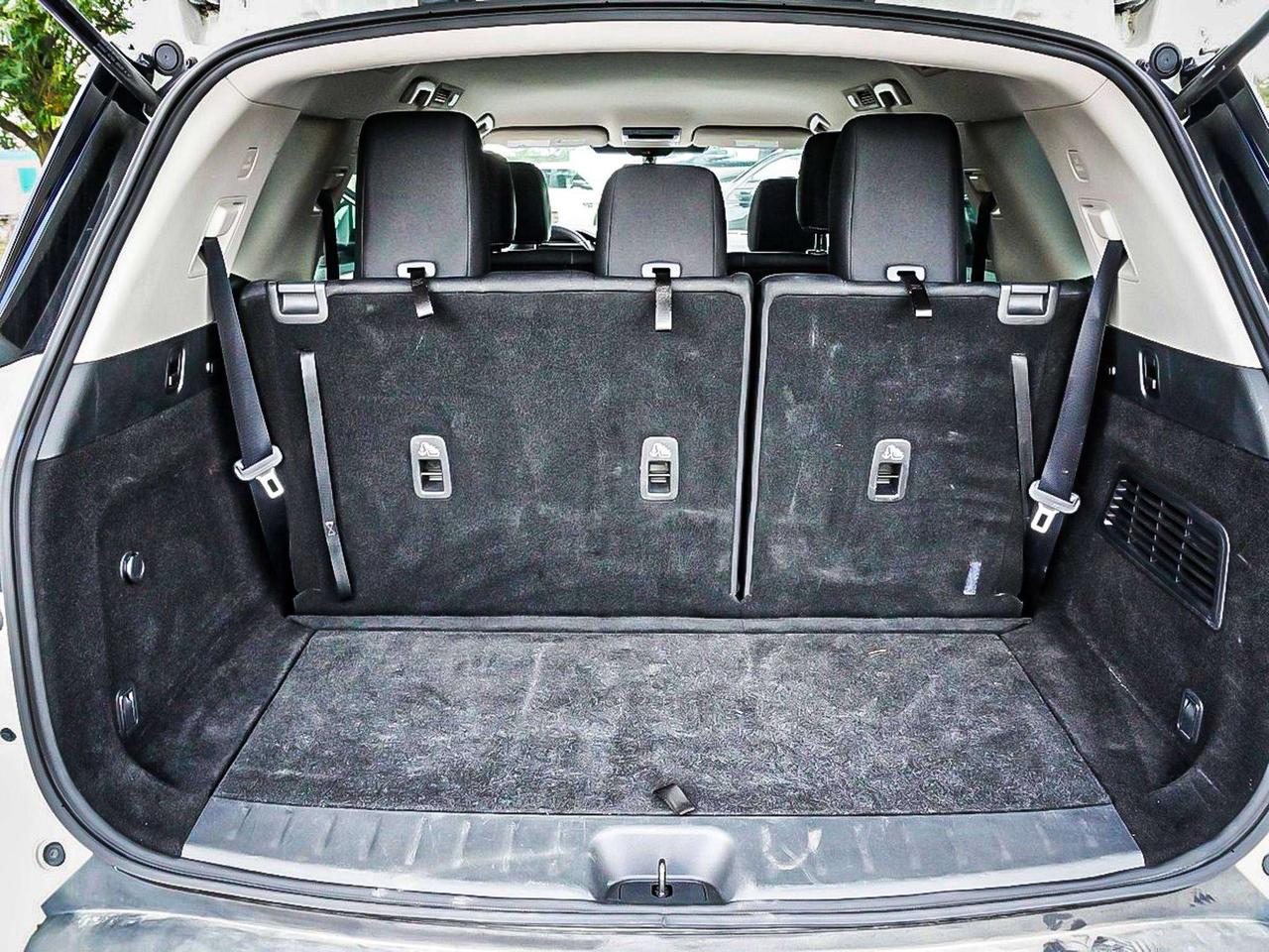 2022 Nissan Pathfinder  Photo