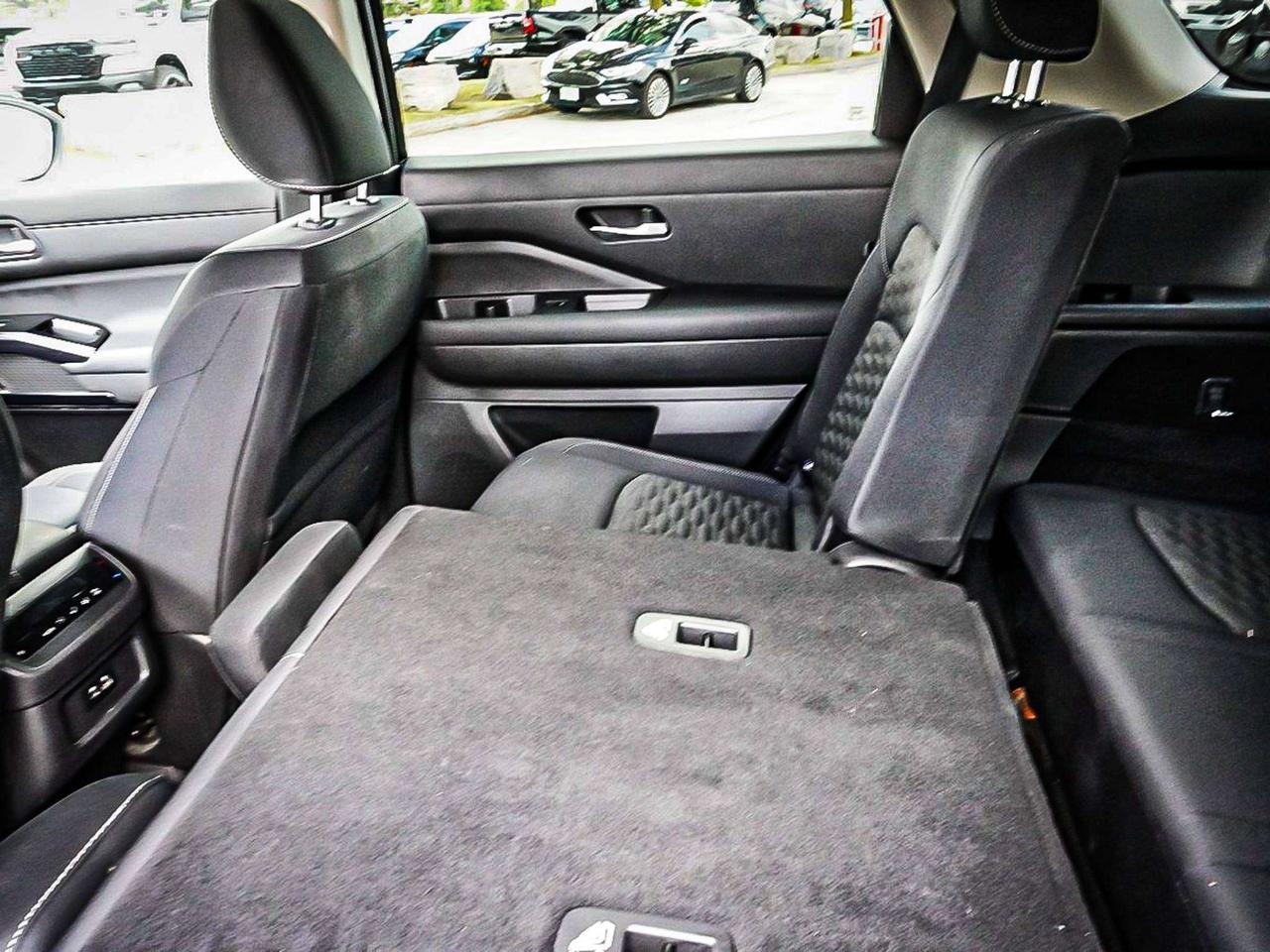 2022 Nissan Pathfinder  Photo