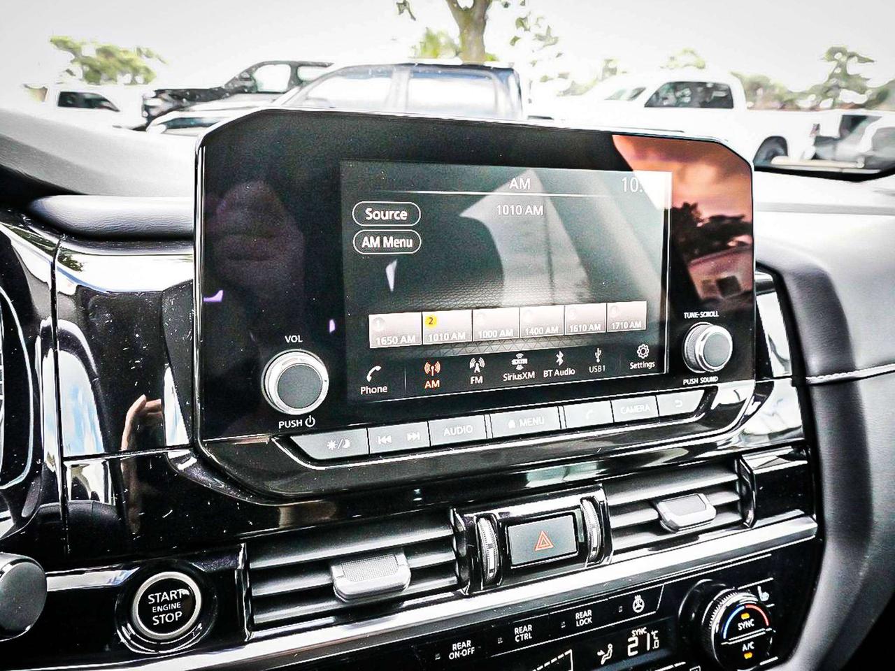 2022 Nissan Pathfinder  Photo