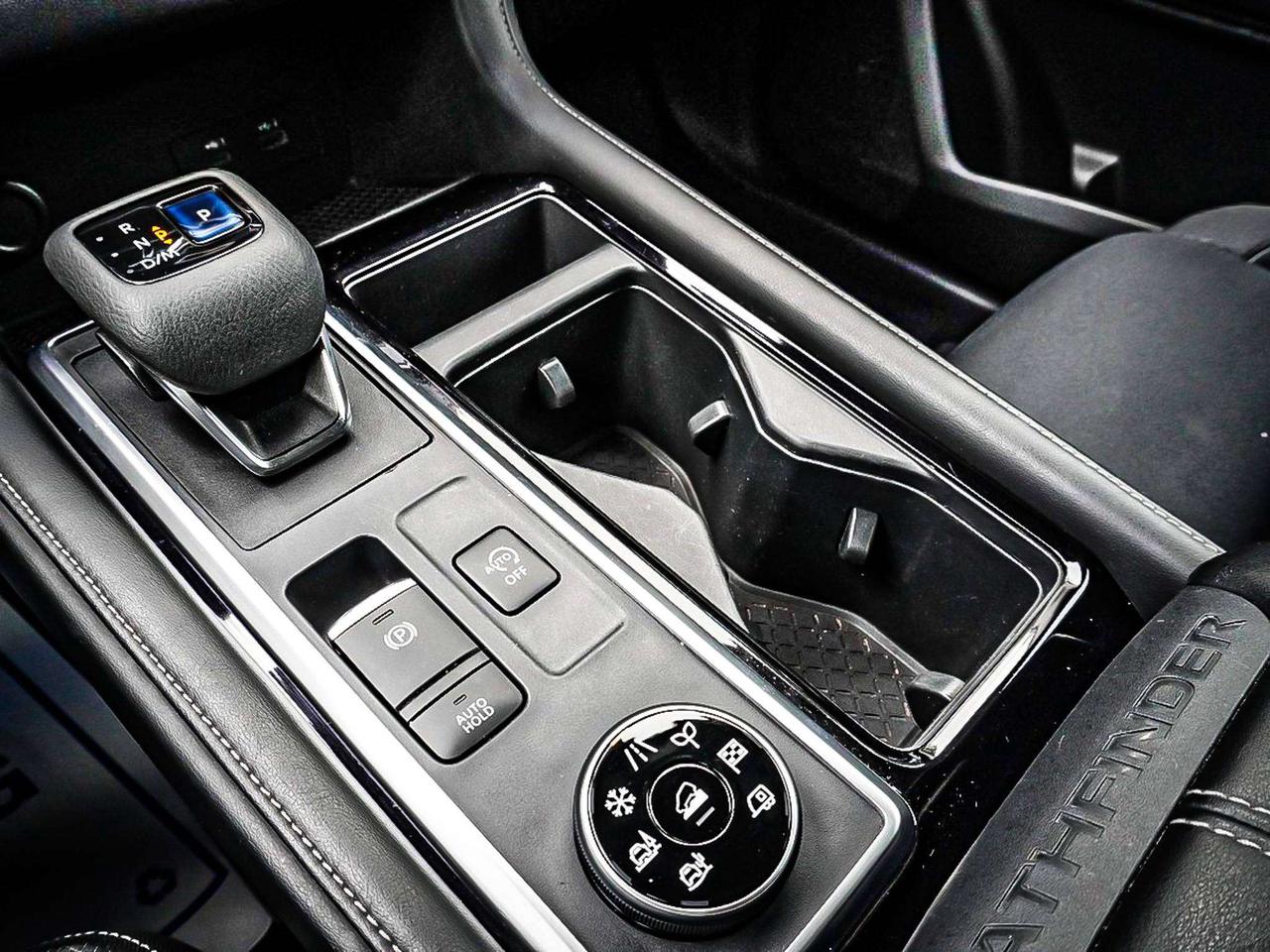 2022 Nissan Pathfinder  Photo