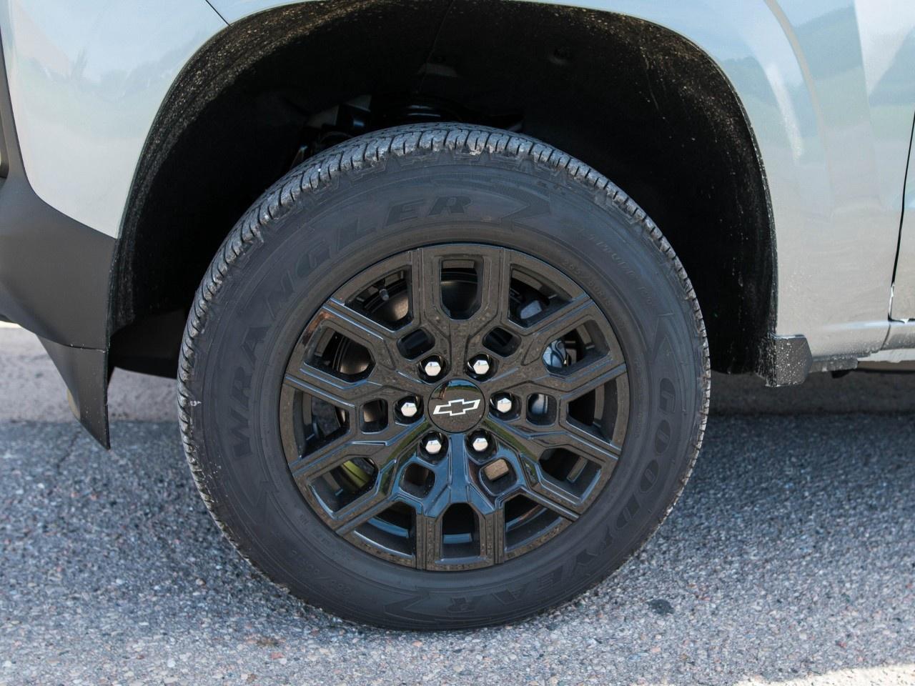 2026 Chevrolet Colorado Crew Cab Short Box 4-Wheel Drive Work Truck Photo