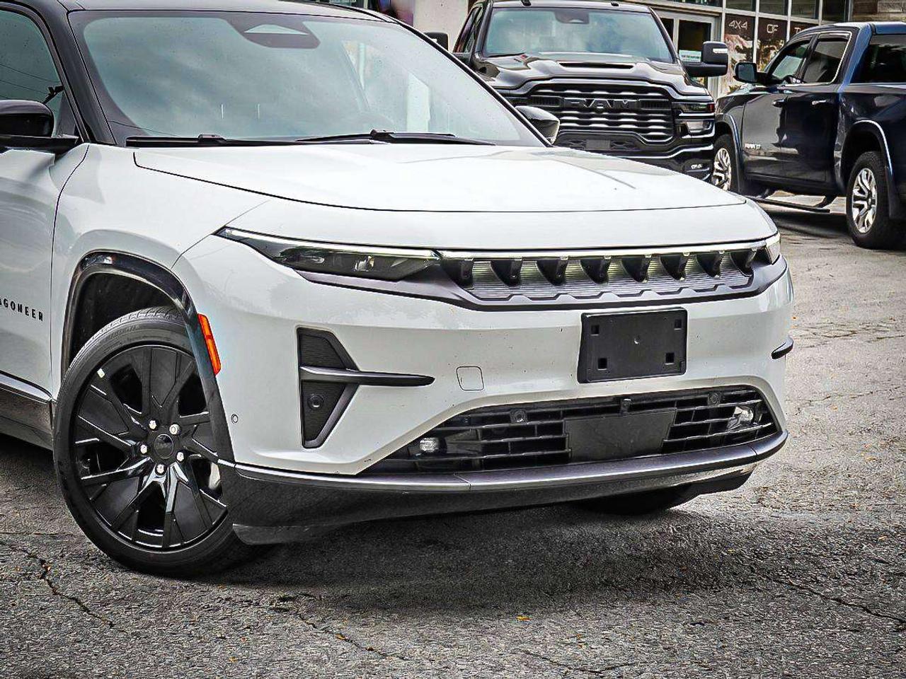 2025 Jeep Wagoneer S  Photo