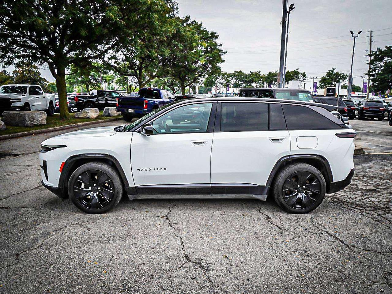 2025 Jeep Wagoneer S  Photo