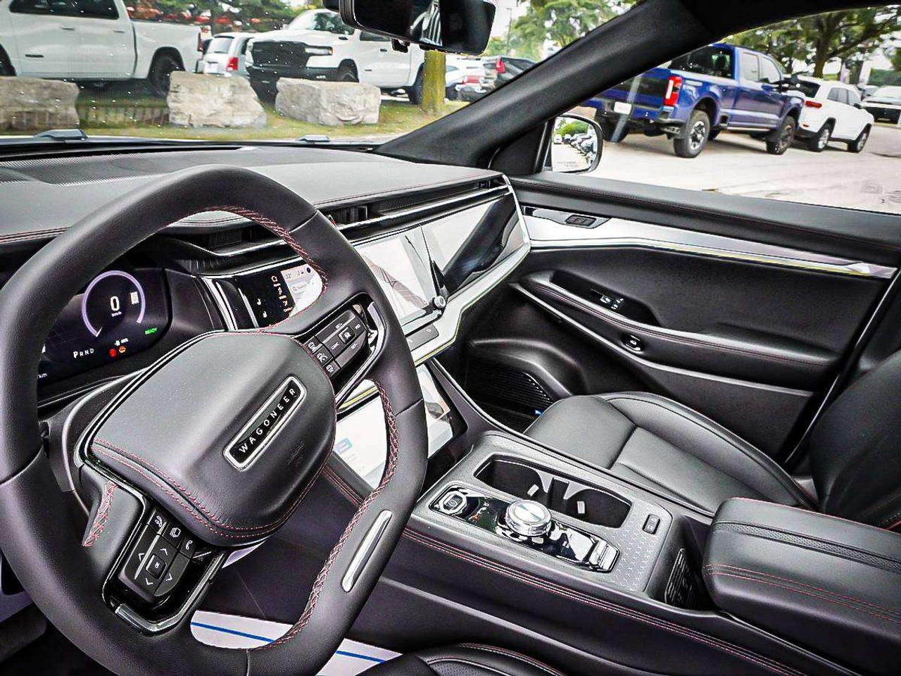 2025 Jeep Wagoneer S  Photo