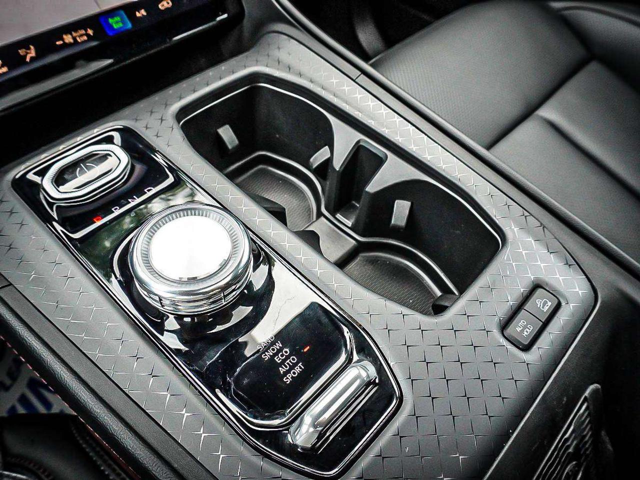 2025 Jeep Wagoneer S  Photo