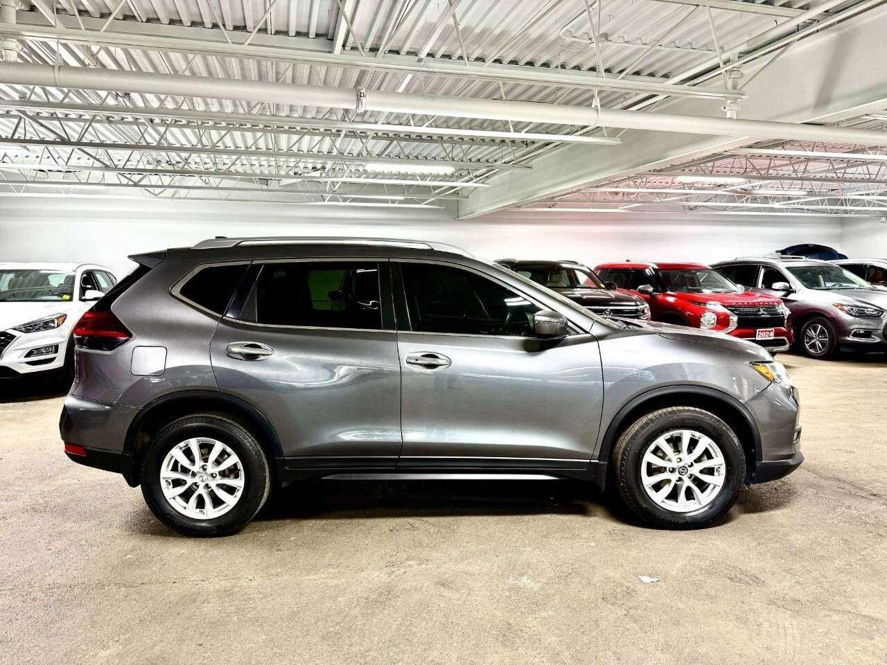 2019 Nissan Rogue AWD SV Photo
