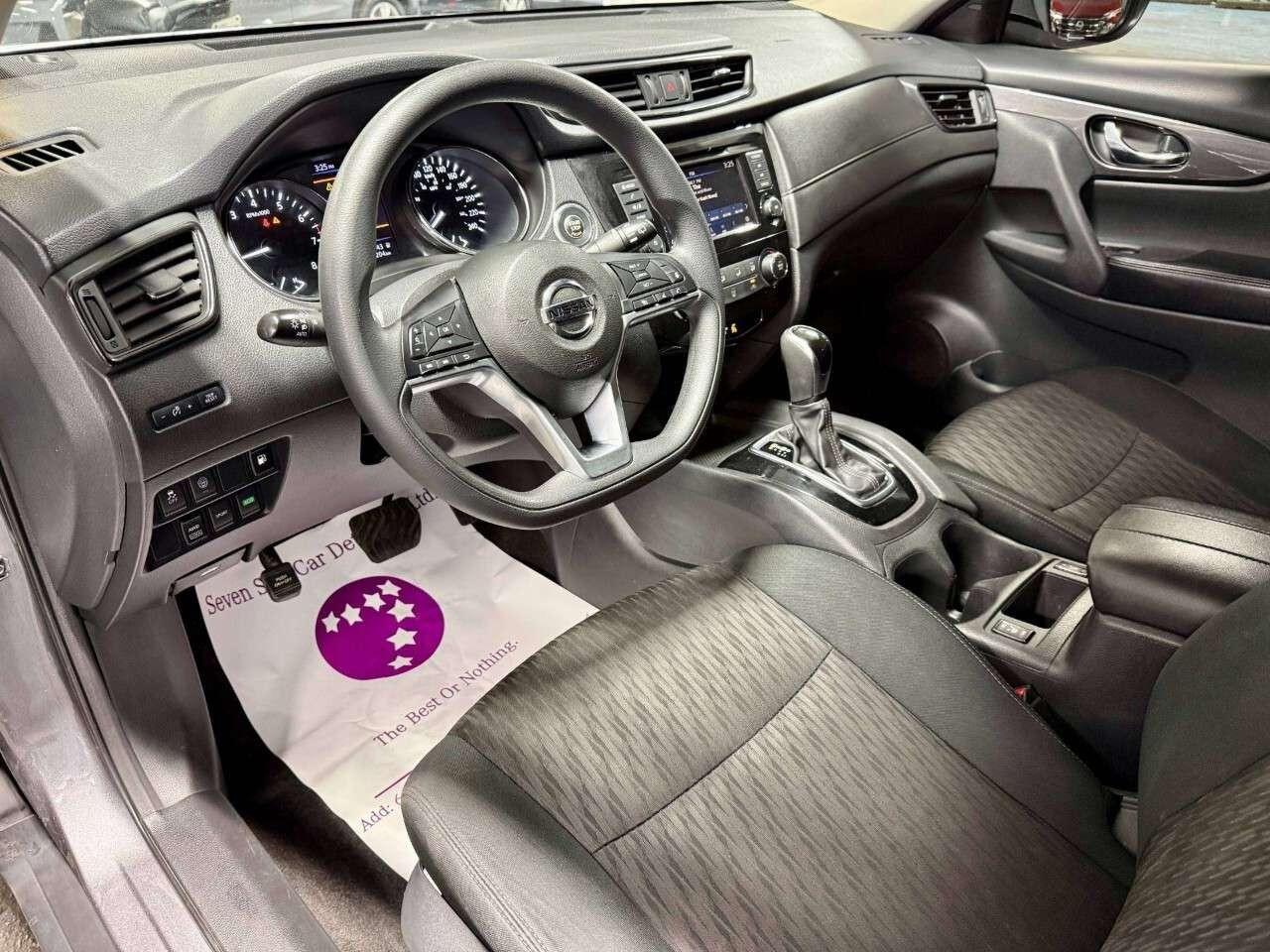 2019 Nissan Rogue AWD SV Photo
