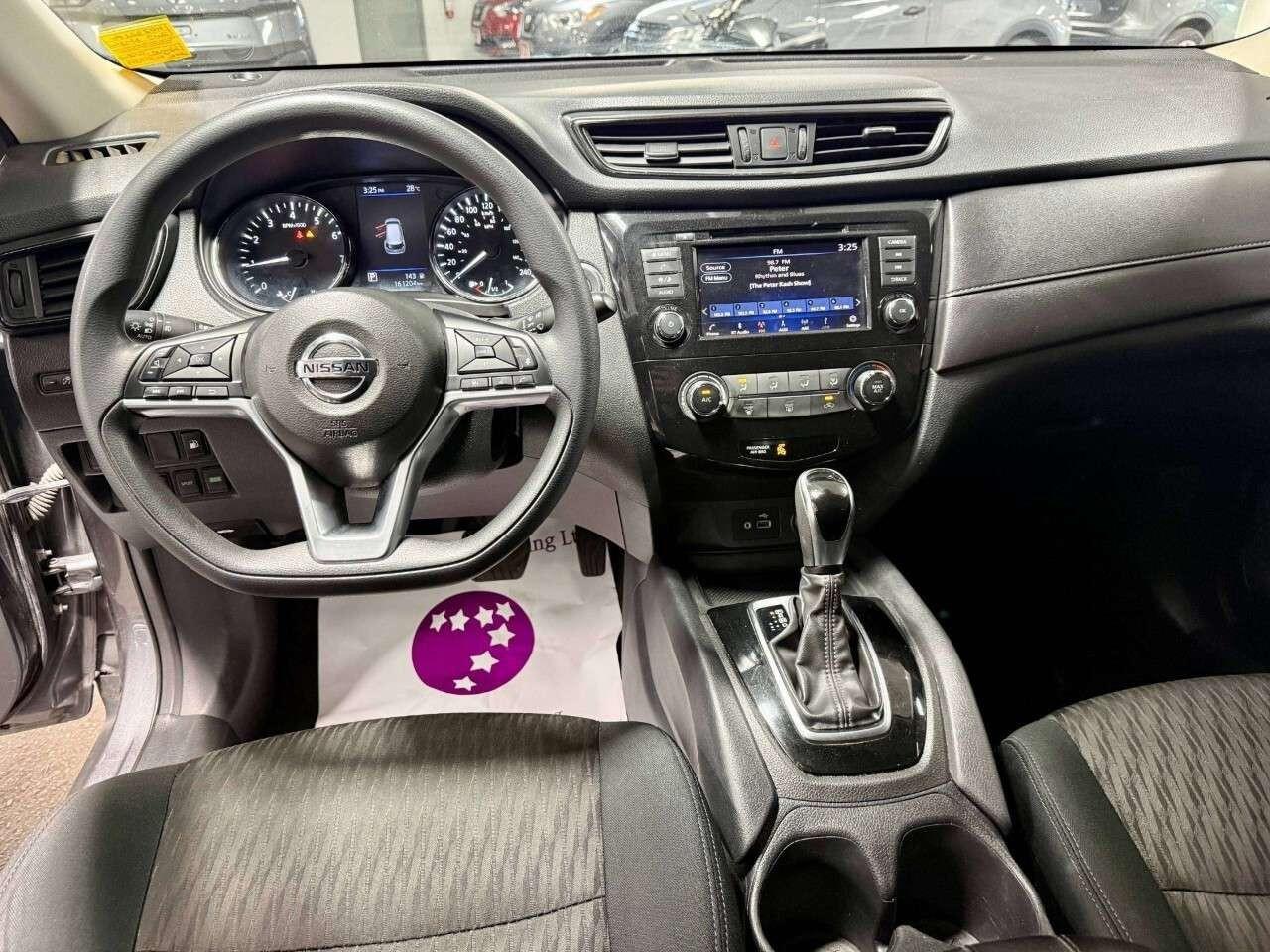 2019 Nissan Rogue AWD SV Photo