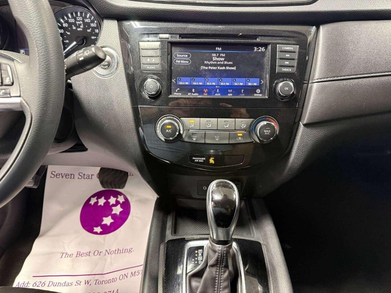 2019 Nissan Rogue AWD SV Photo