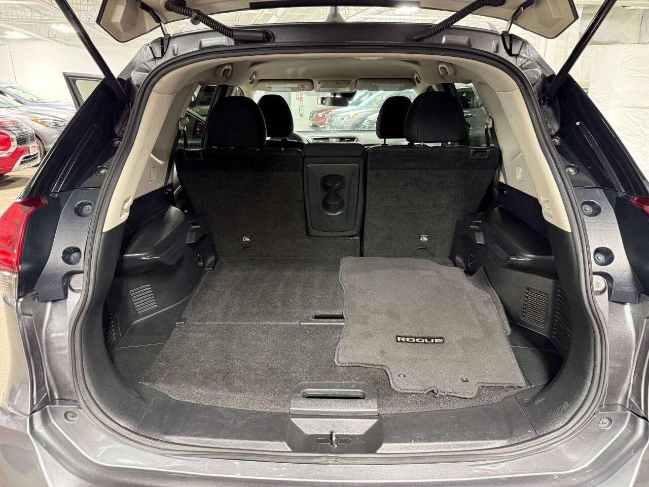 2019 Nissan Rogue AWD SV Photo