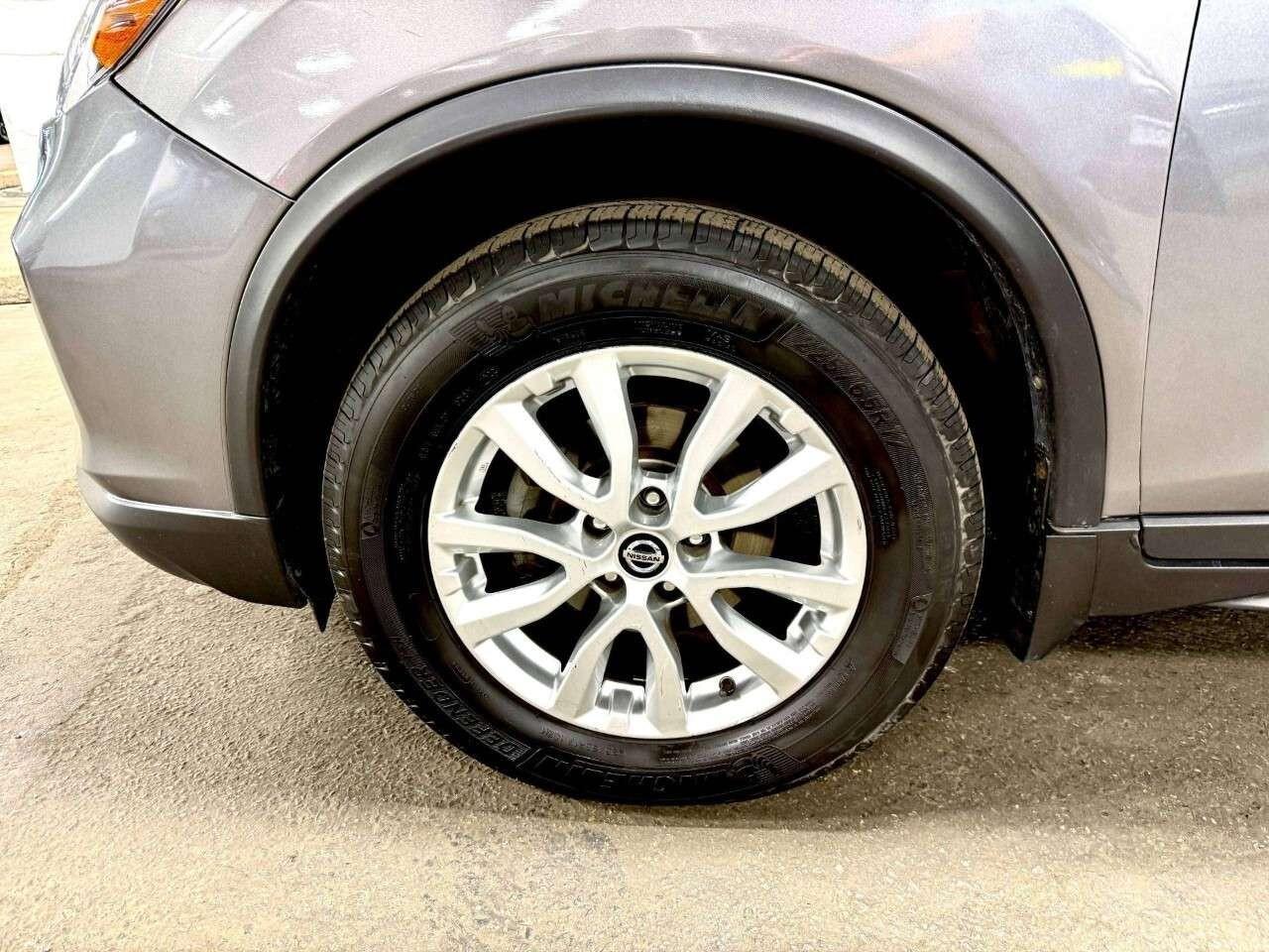 2019 Nissan Rogue AWD SV Photo