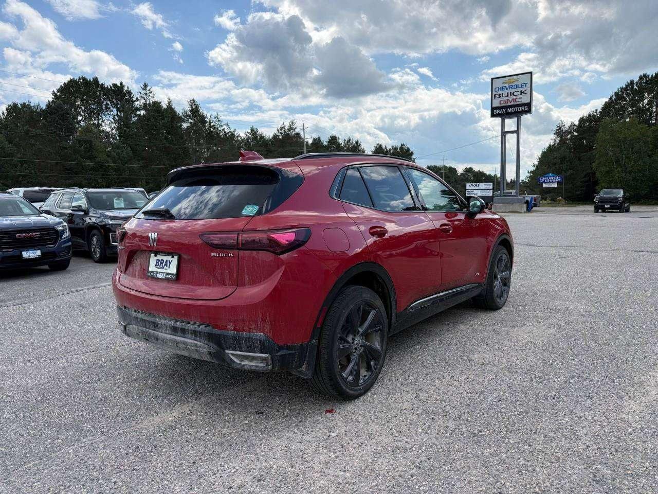 2025 Buick Envision BRAY ORIGINAL. LEASE RETURN. ALL WEATHER MATS. REAR HEATED SEATS. POWER LIFTGATE WITH LOGO PROJECTION. Photo