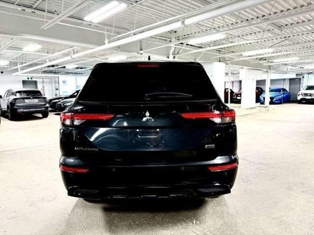 2024 Mitsubishi Outlander GT NOIR S-AWC Photo
