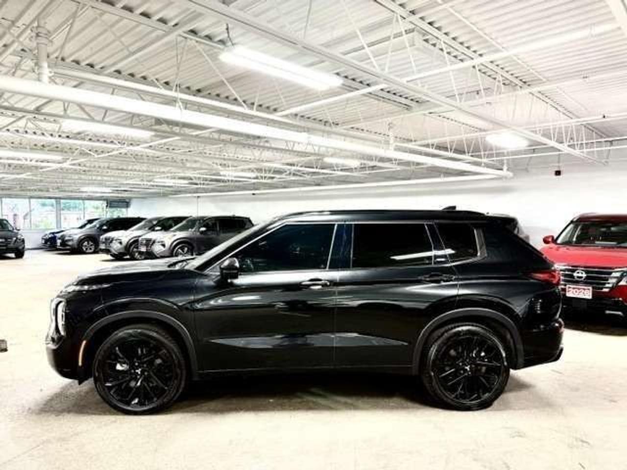 2024 Mitsubishi Outlander GT NOIR S-AWC Photo