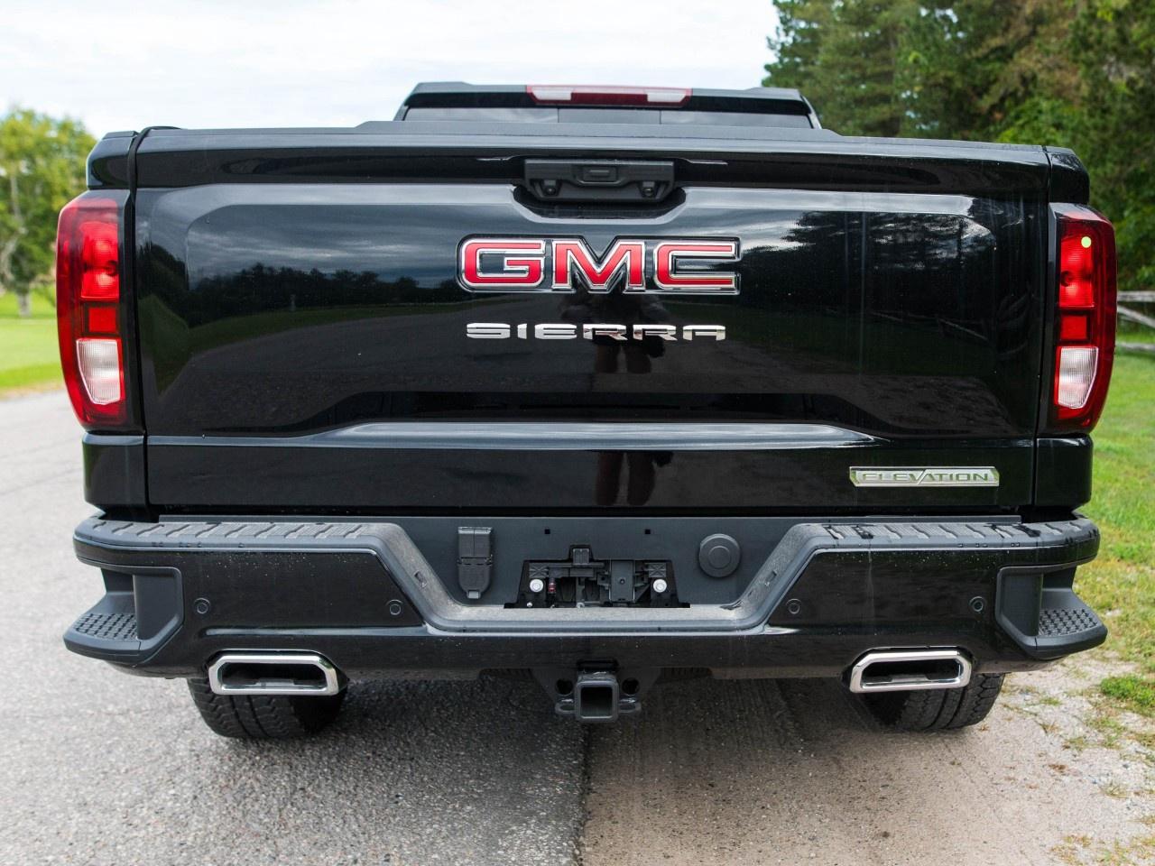 2026 GMC Sierra 1500 Crew Cab Short Box 4-Wheel Drive Elevation Photo3