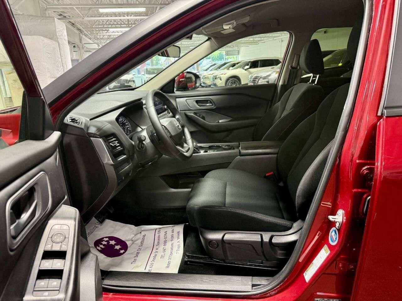 2025 Nissan Rogue AWD S Photo