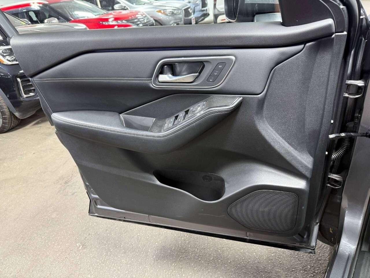 2026 Nissan Rogue AWD Platinum Photo