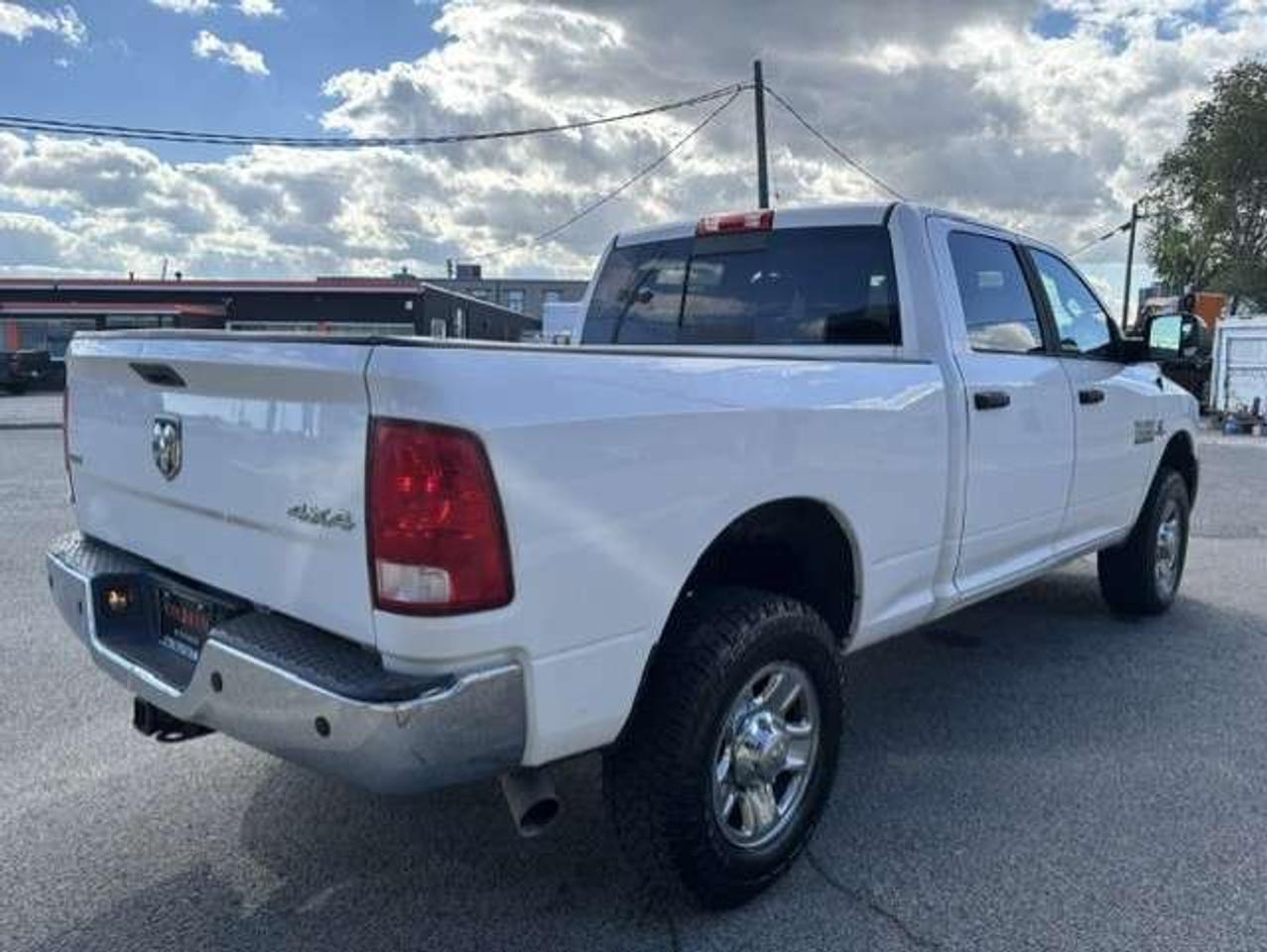 2016 RAM 3500 SLT 4WD **6.7L CUMMINS DIESEL-CREW CAB SHORT BOX** Photo