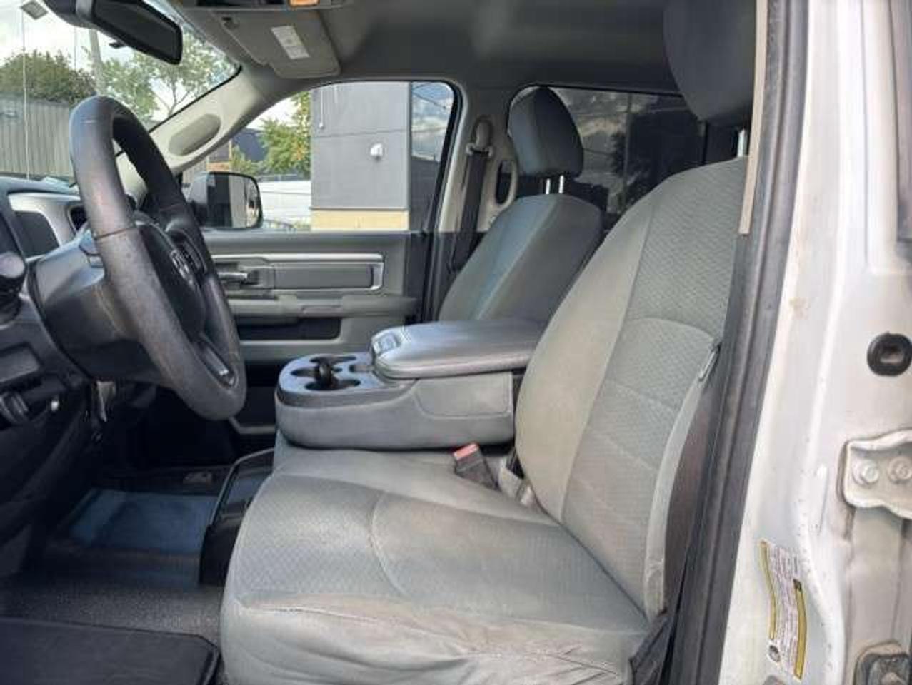 2016 RAM 3500 SLT 4WD **6.7L CUMMINS DIESEL-CREW CAB SHORT BOX** Photo