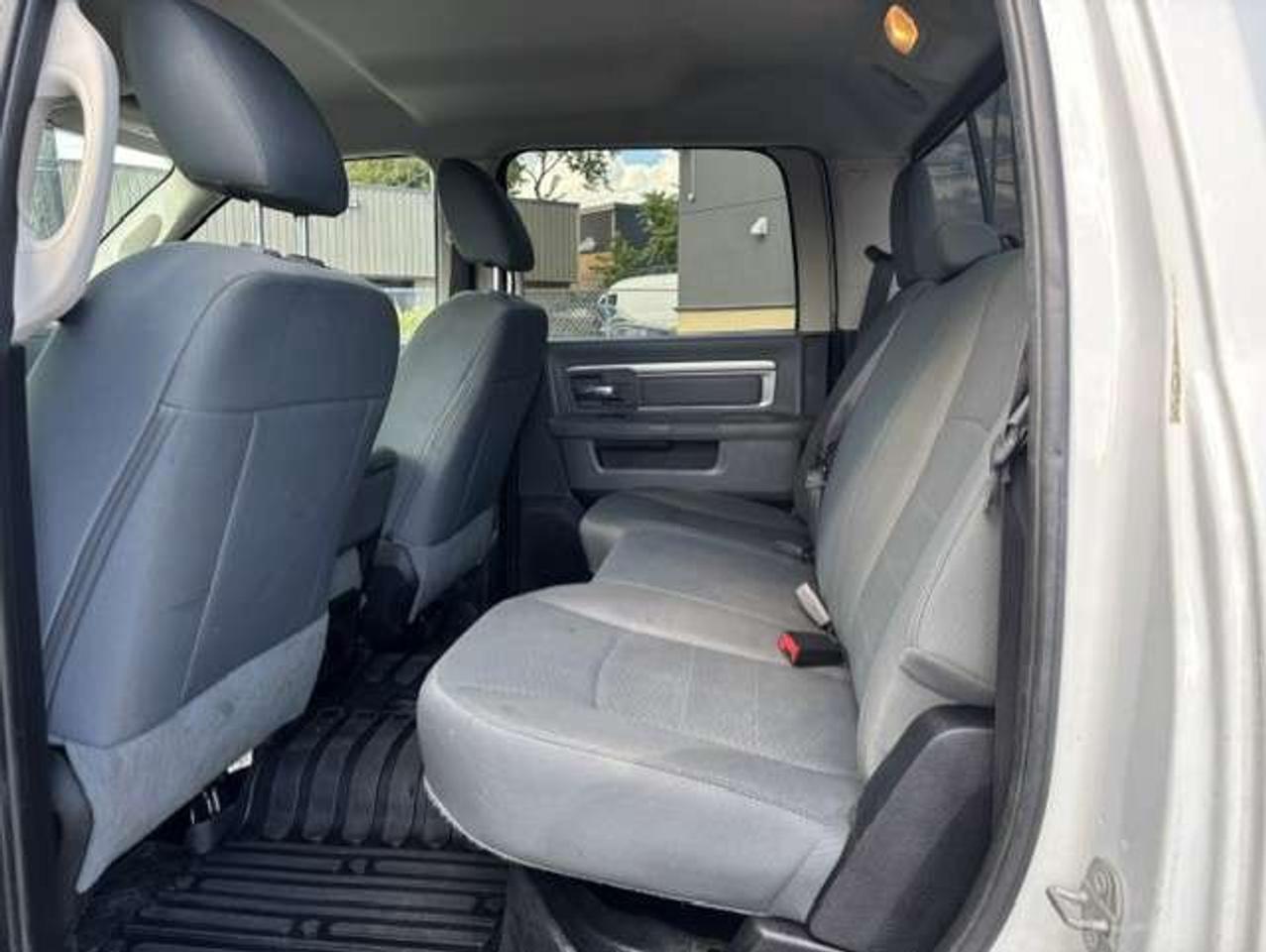 2016 RAM 3500 SLT 4WD **6.7L CUMMINS DIESEL-CREW CAB SHORT BOX** Photo